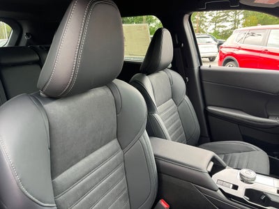 2026 Mitsubishi Outlander LE