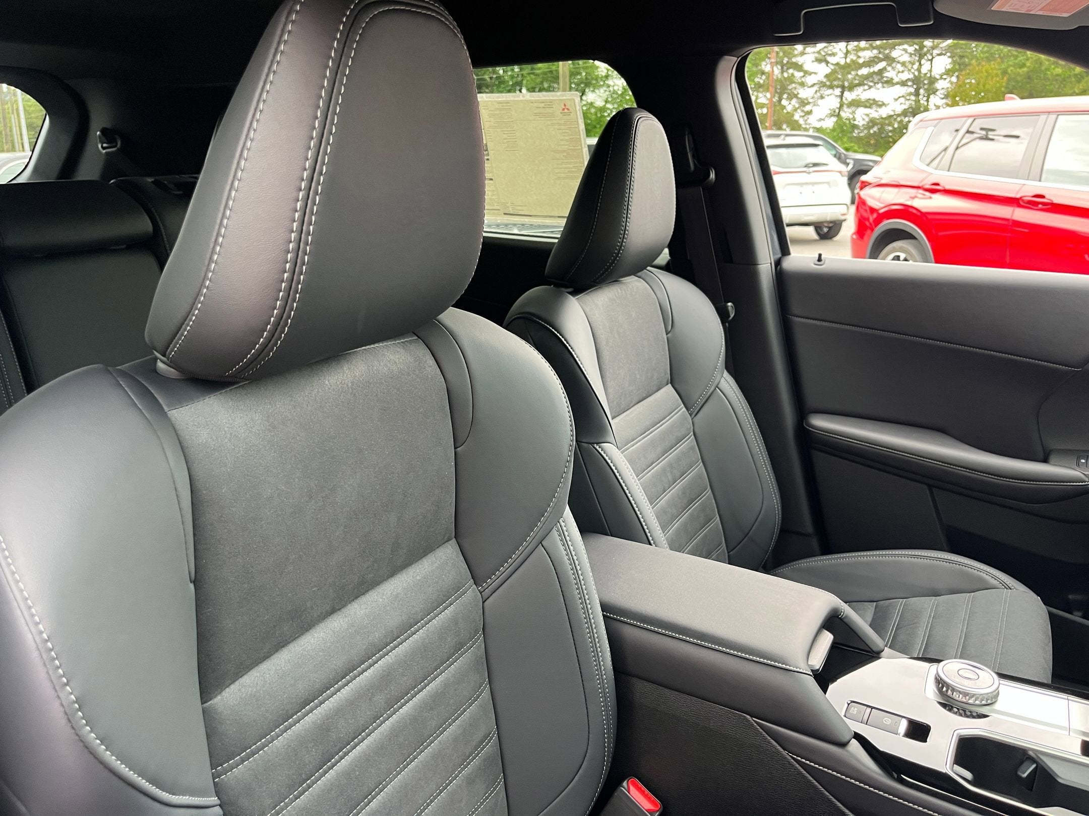 2026 Mitsubishi Outlander LE