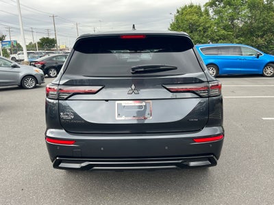 2026 Mitsubishi Outlander LE