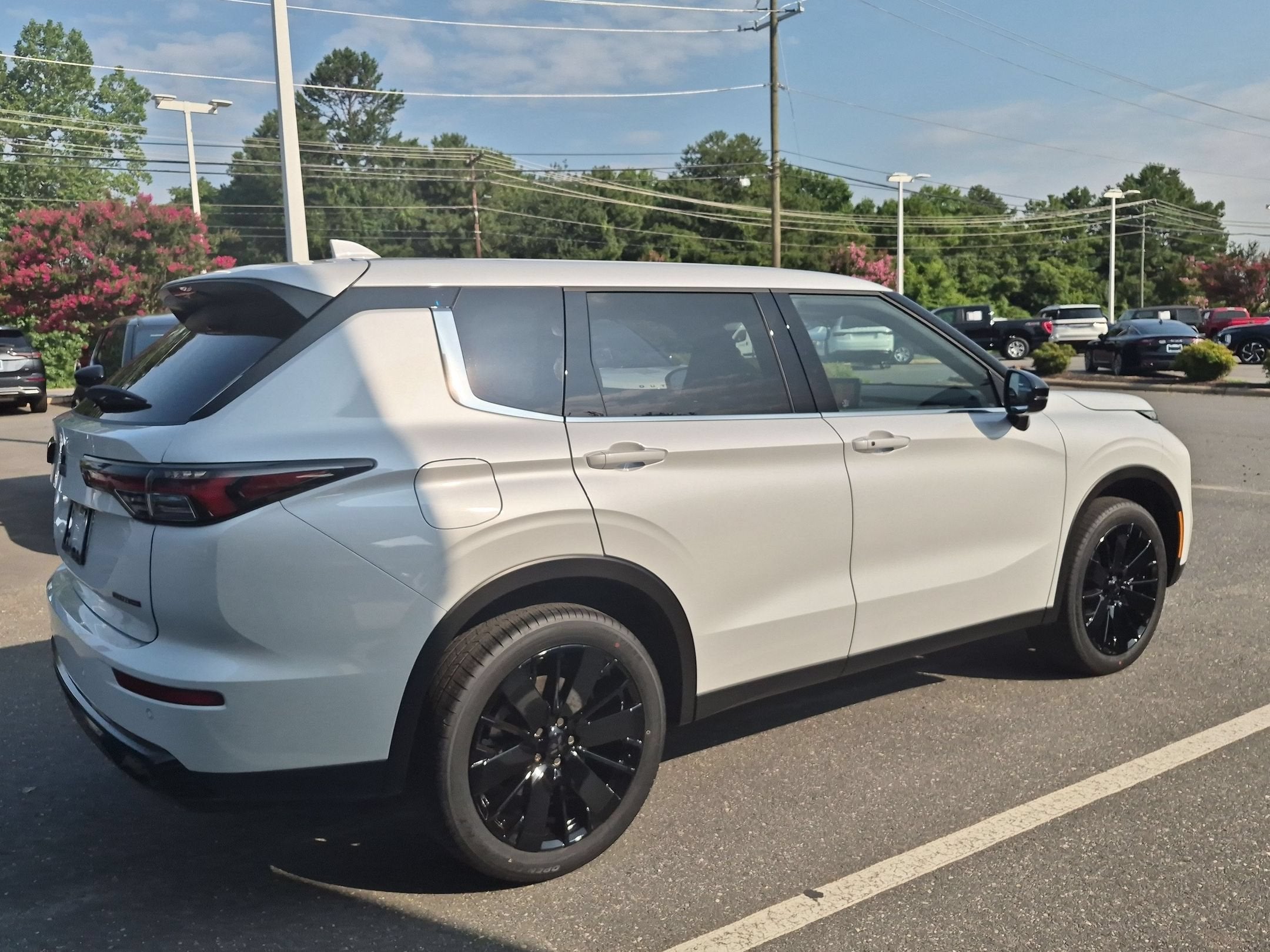 2026 Mitsubishi Outlander LE