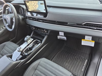 2026 Mitsubishi Outlander LE