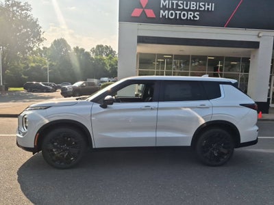 2026 Mitsubishi Outlander LE