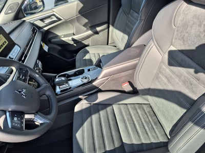 2026 Mitsubishi Outlander LE