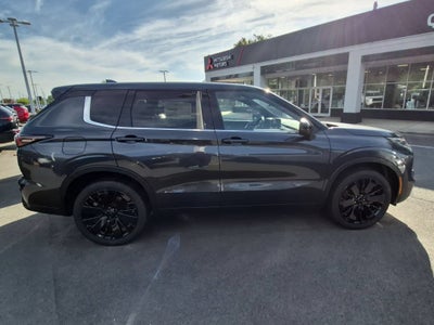 2026 Mitsubishi Outlander LE