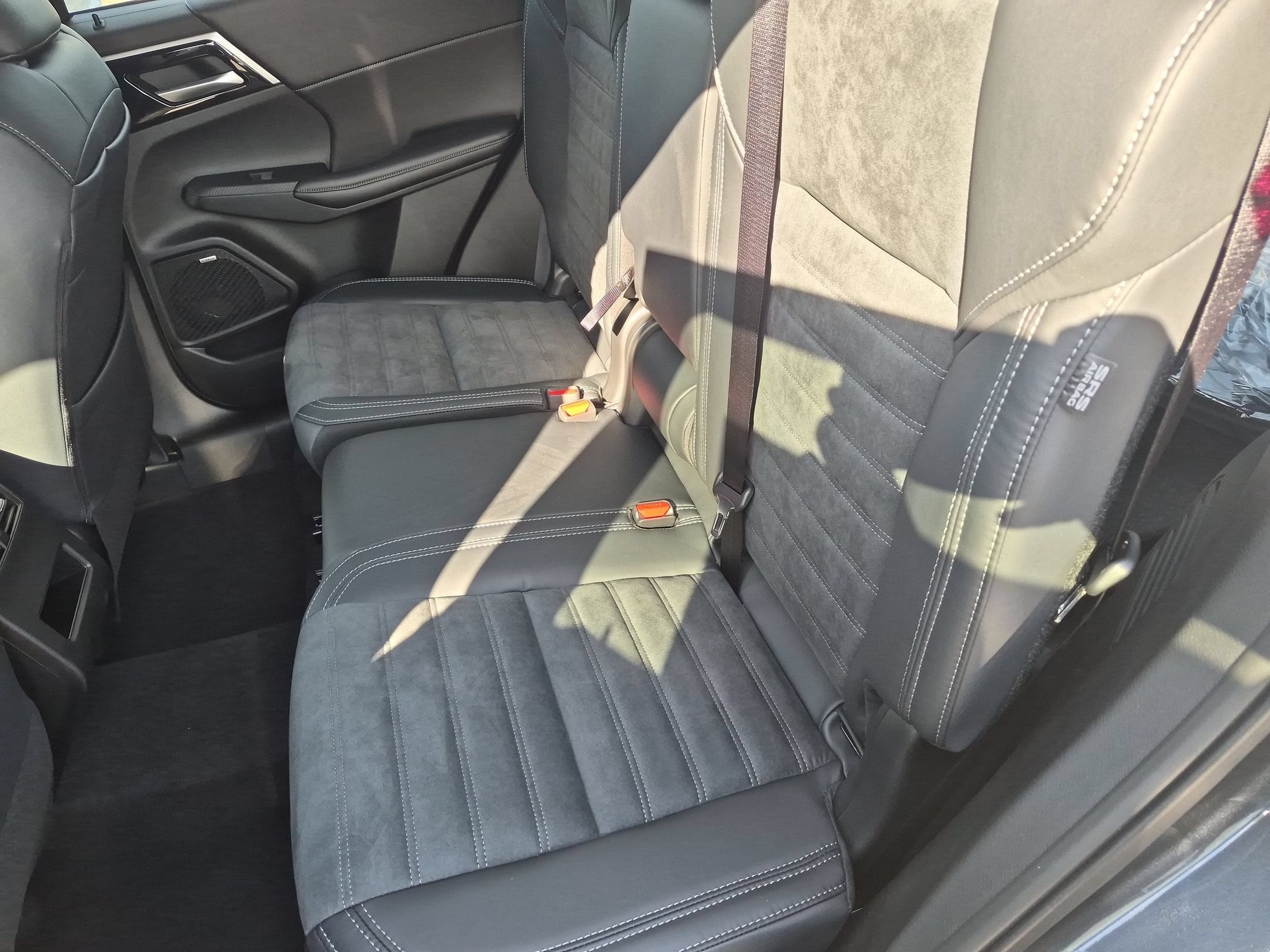 2026 Mitsubishi Outlander LE