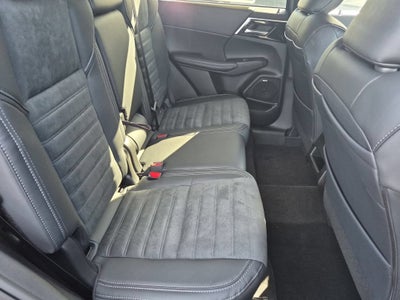 2026 Mitsubishi Outlander LE