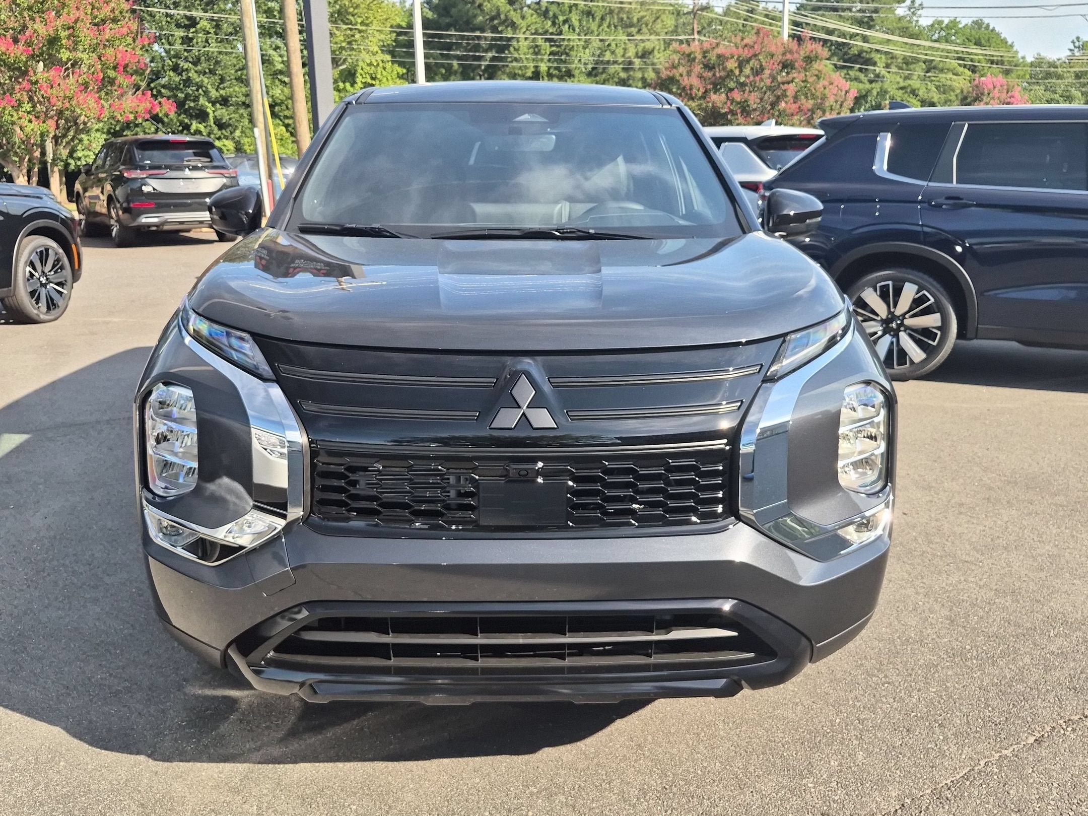 2026 Mitsubishi Outlander LE