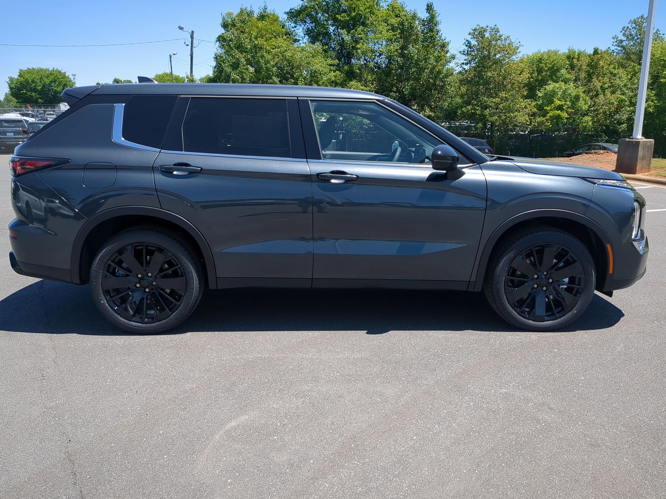 2026 Mitsubishi Outlander LE