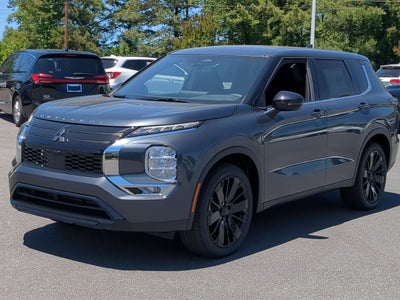 2026 Mitsubishi Outlander LE