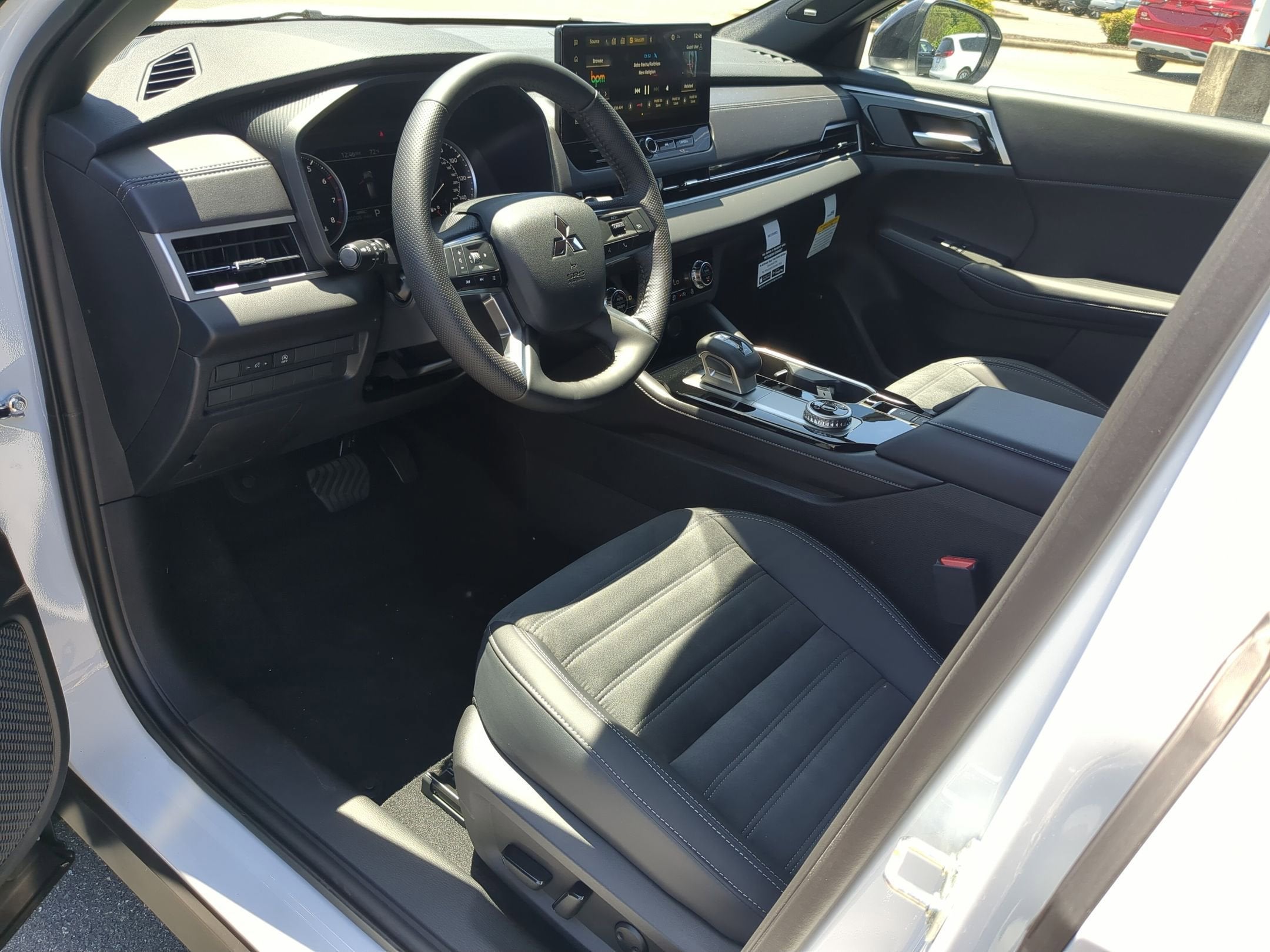 2026 Mitsubishi Outlander LE