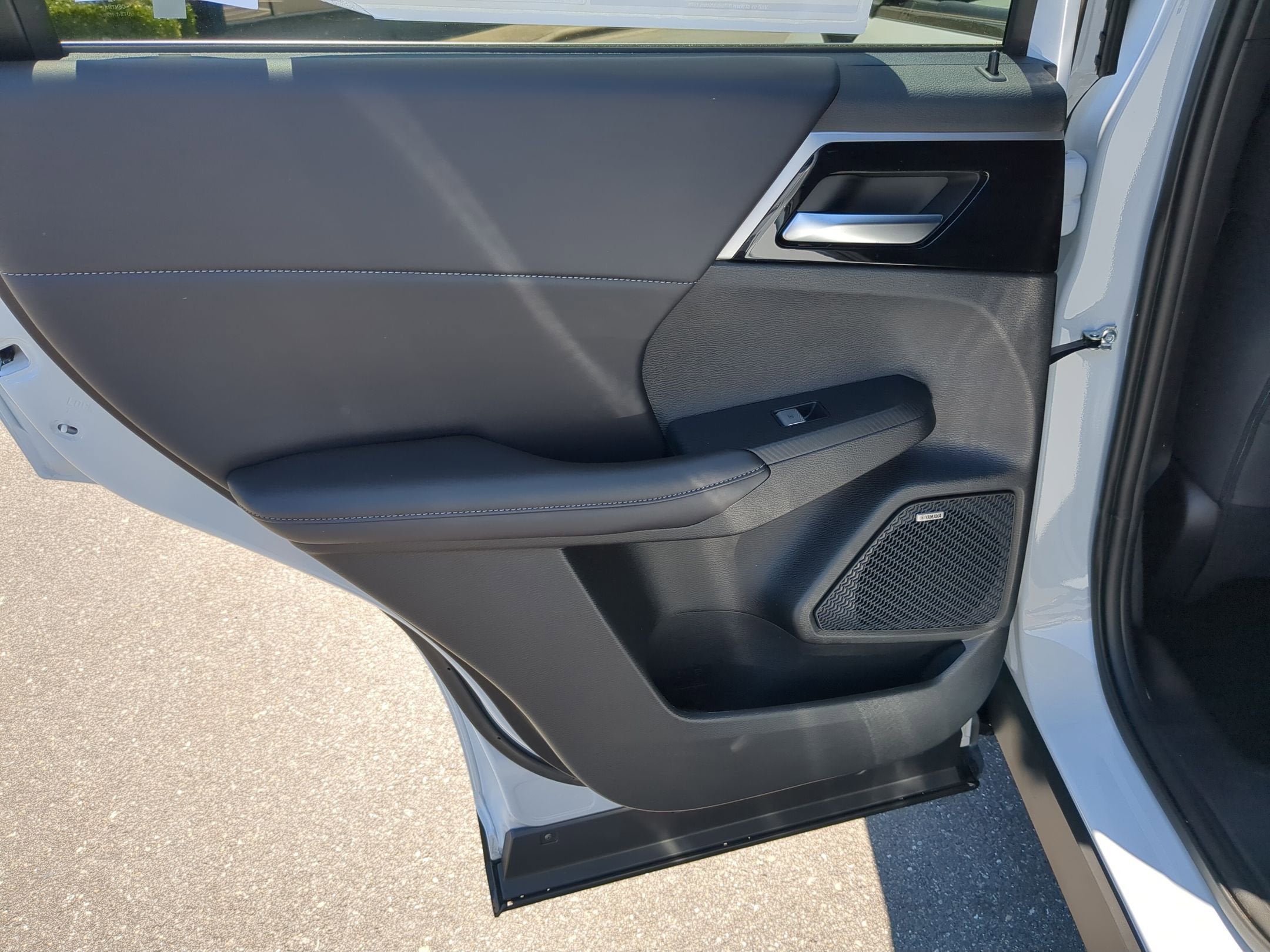 2026 Mitsubishi Outlander LE