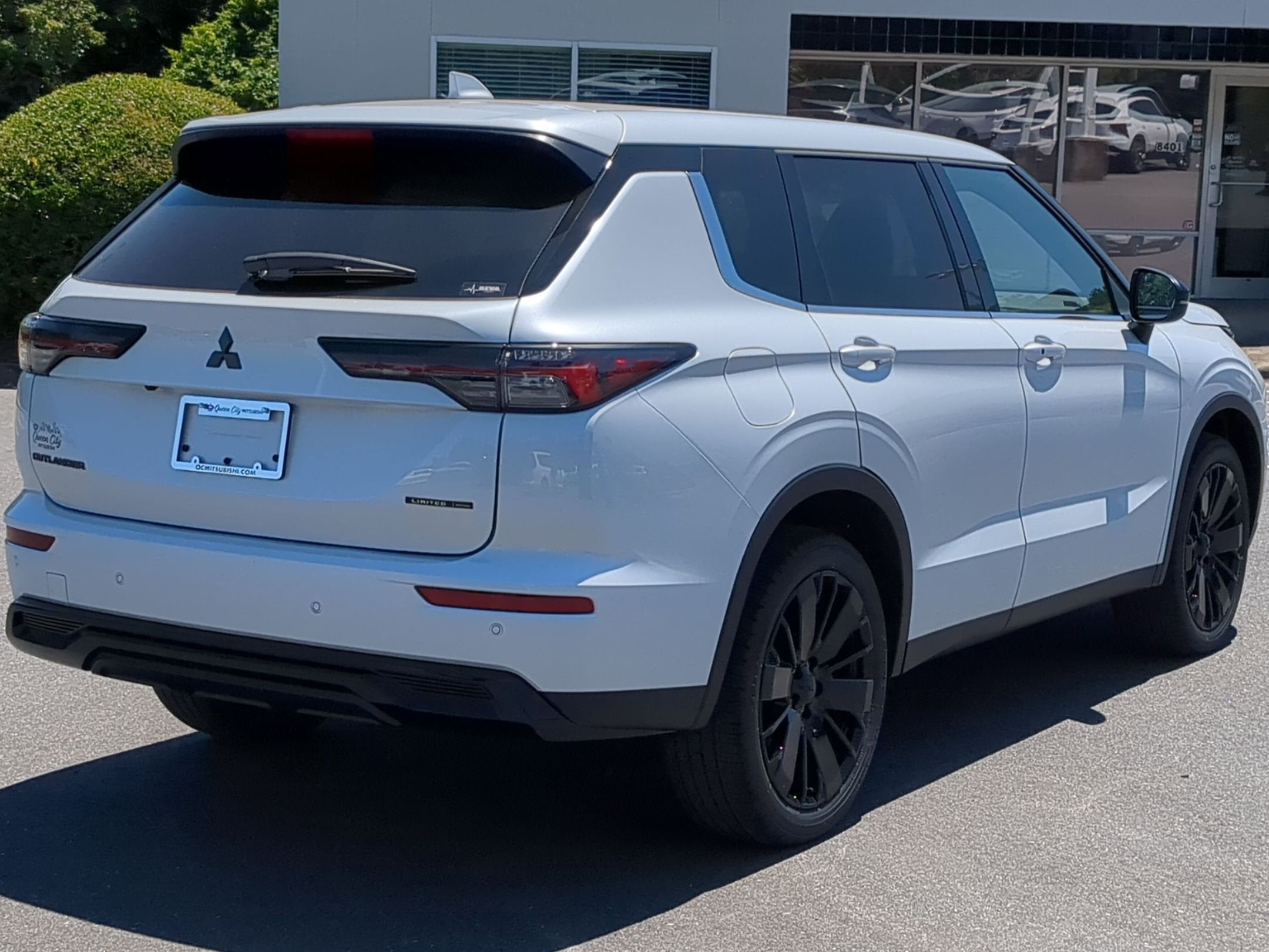 2026 Mitsubishi Outlander LE