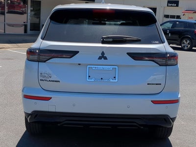 2026 Mitsubishi Outlander LE