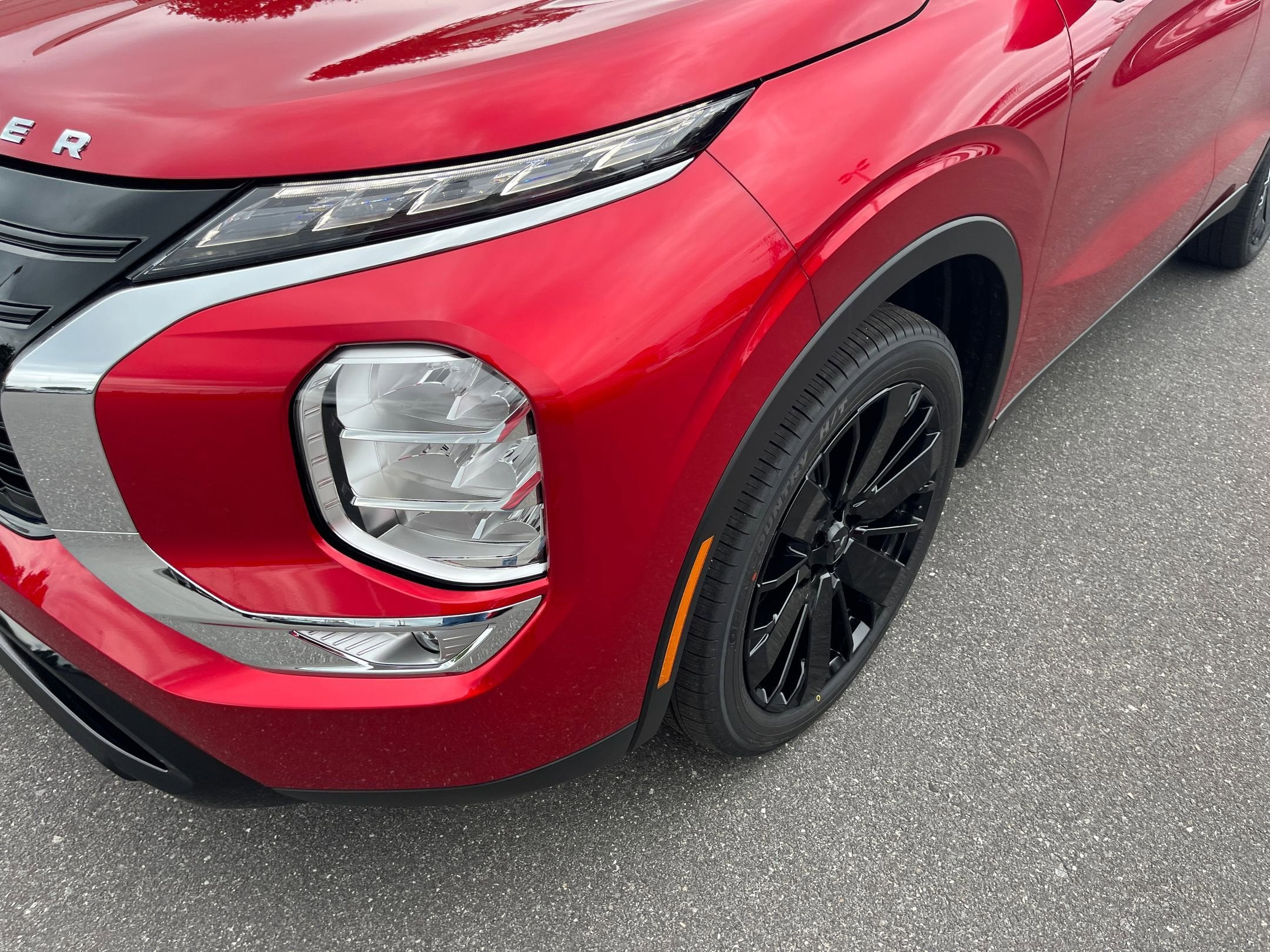 2026 Mitsubishi Outlander LE