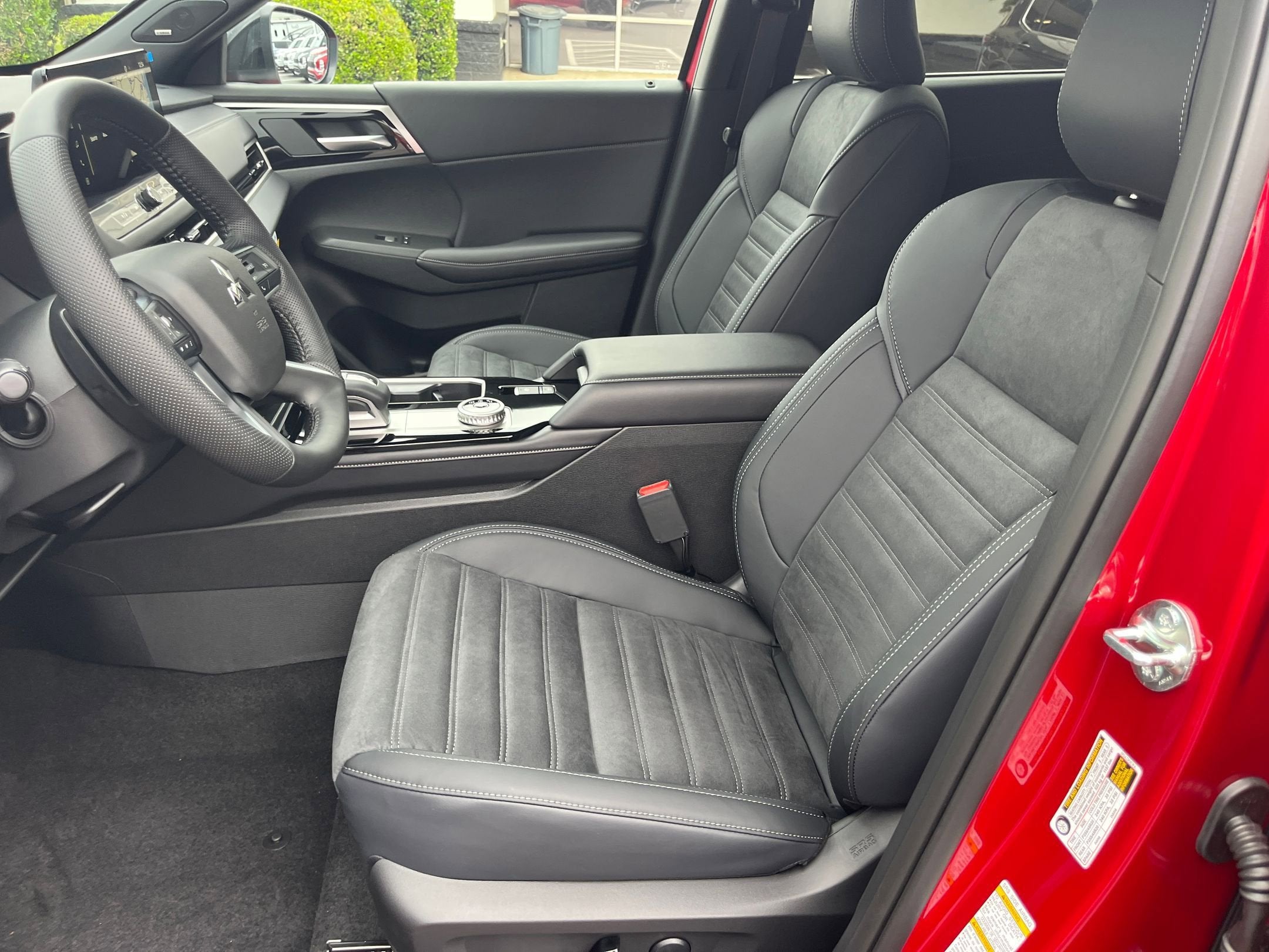 2026 Mitsubishi Outlander LE