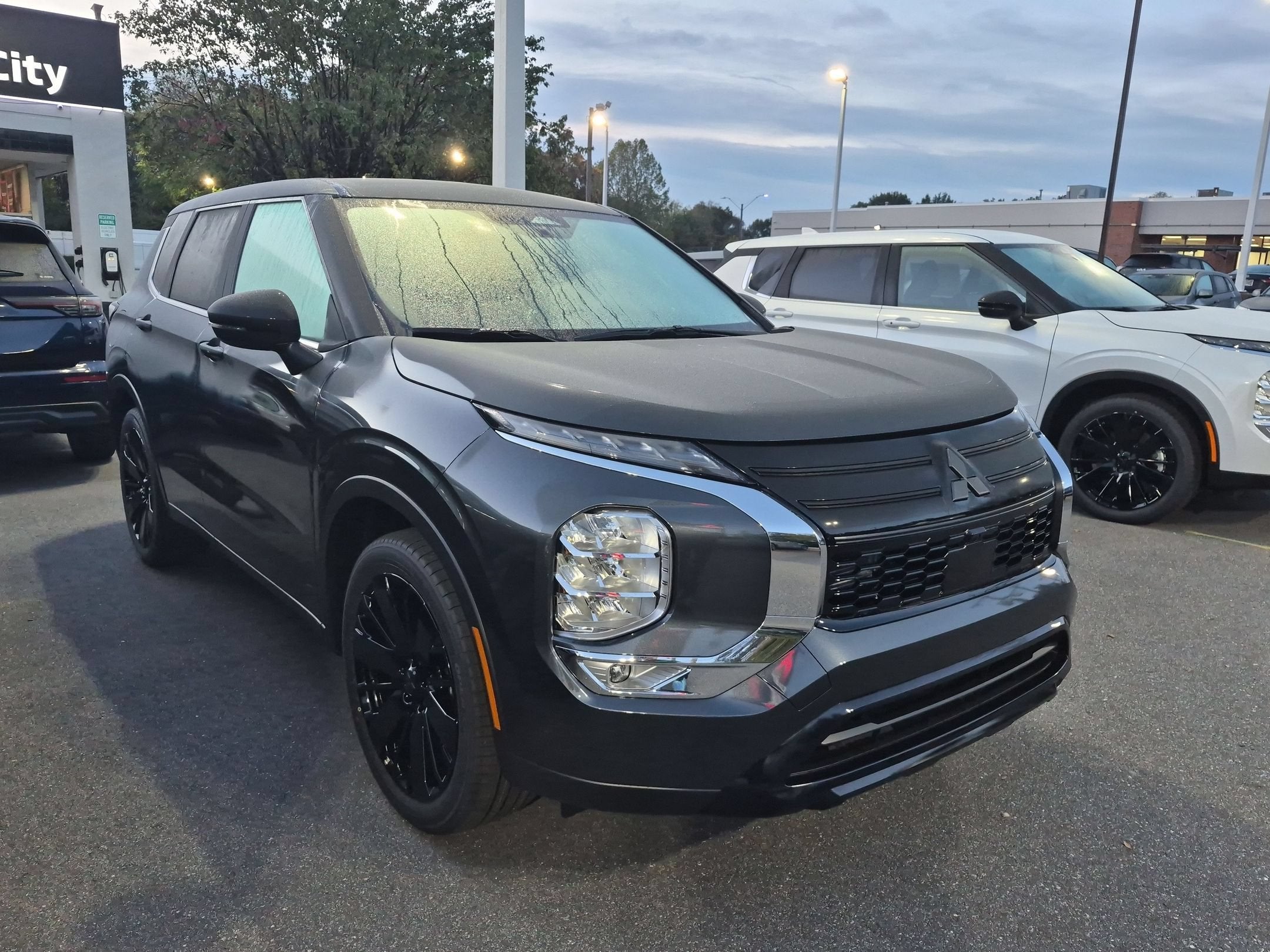 2026 Mitsubishi Outlander LE