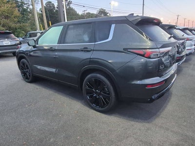 2026 Mitsubishi Outlander LE