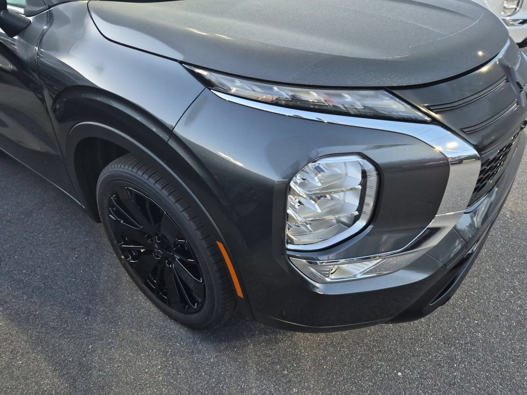 2026 Mitsubishi Outlander LE