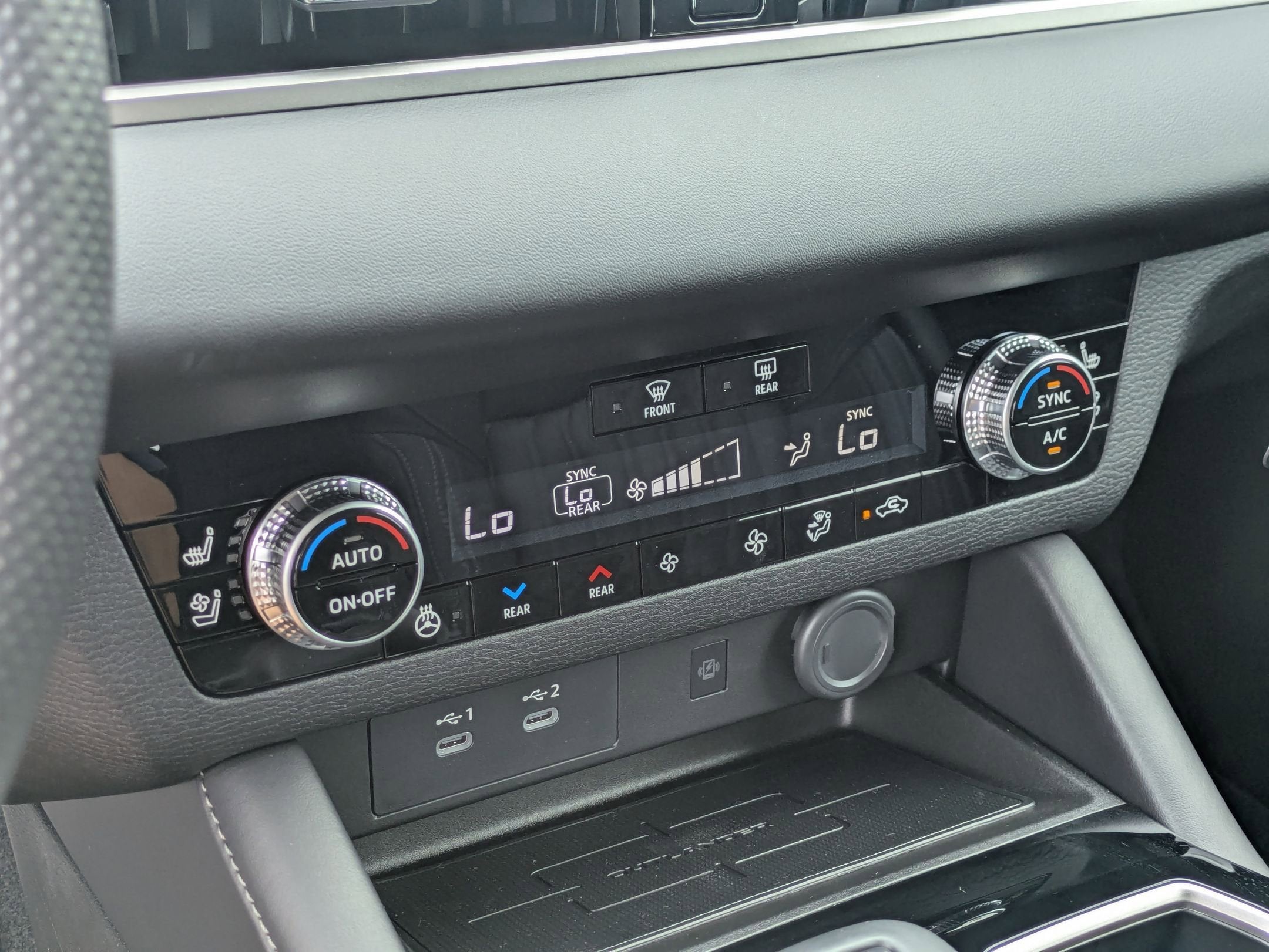 2025 Mitsubishi Outlander SEL