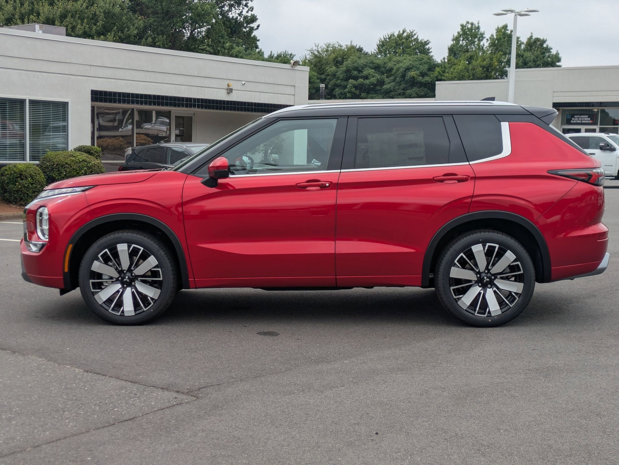 2025 Mitsubishi Outlander SEL