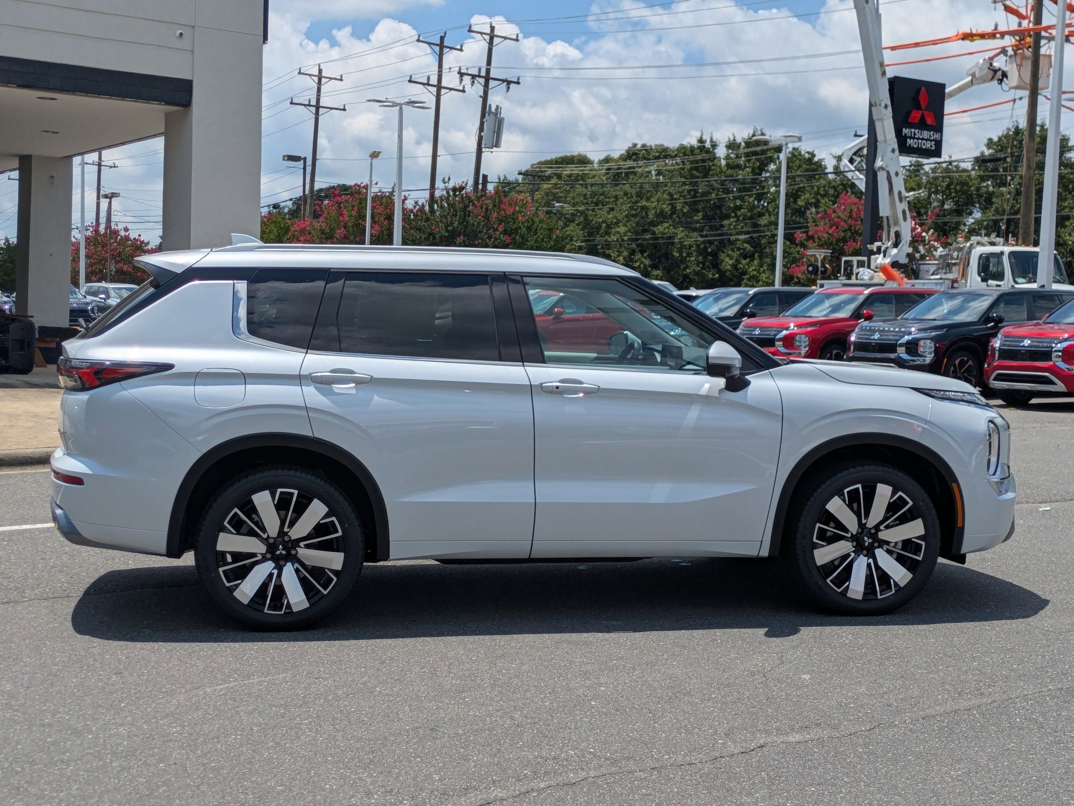 2025 Mitsubishi Outlander SEL