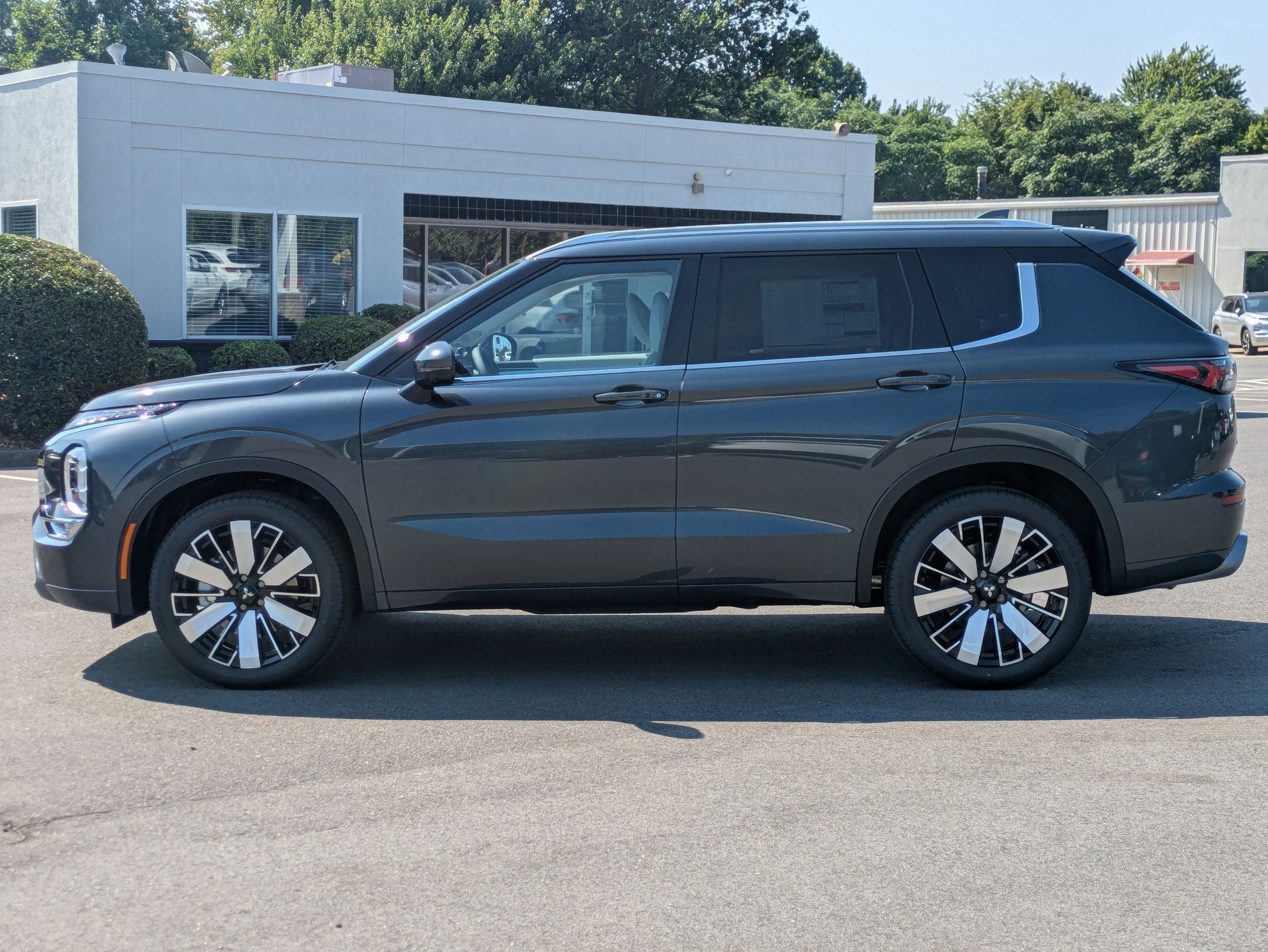 2025 Mitsubishi Outlander SEL