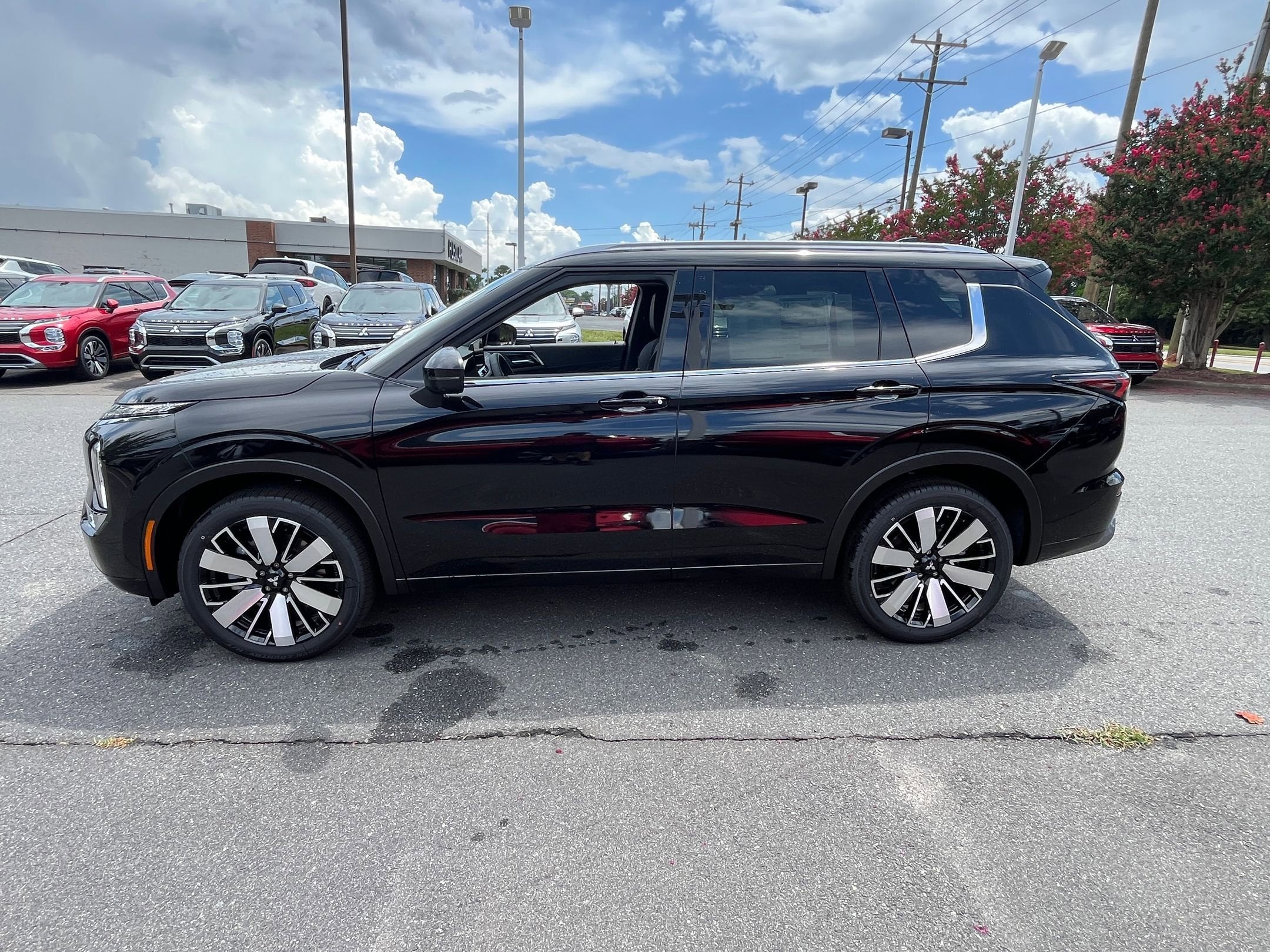 2025 Mitsubishi Outlander SEL