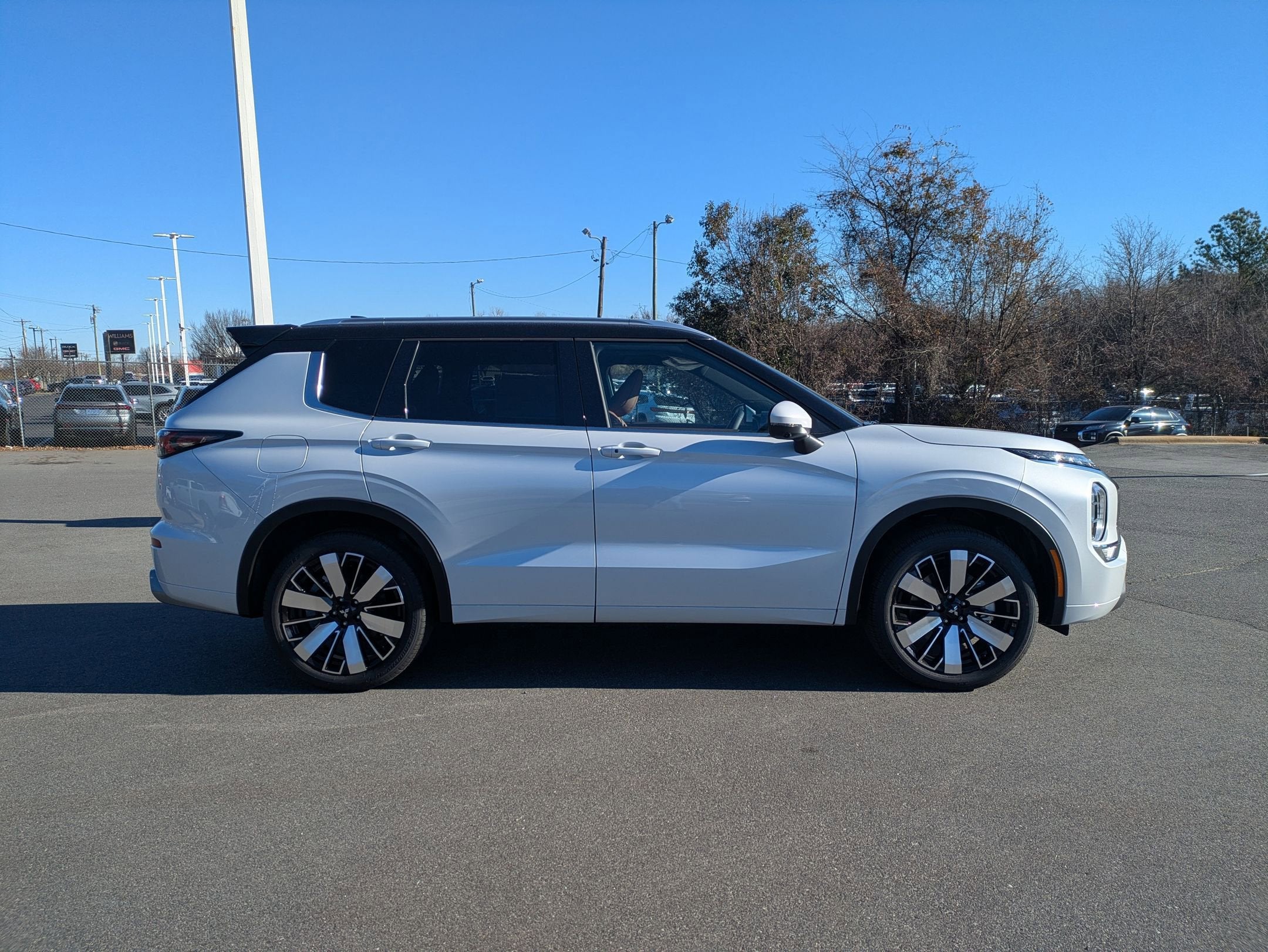 2026 Mitsubishi Outlander SEL