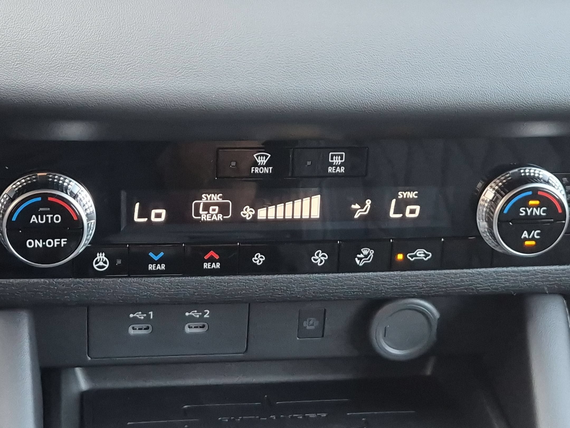 2026 Mitsubishi Outlander Black Edition