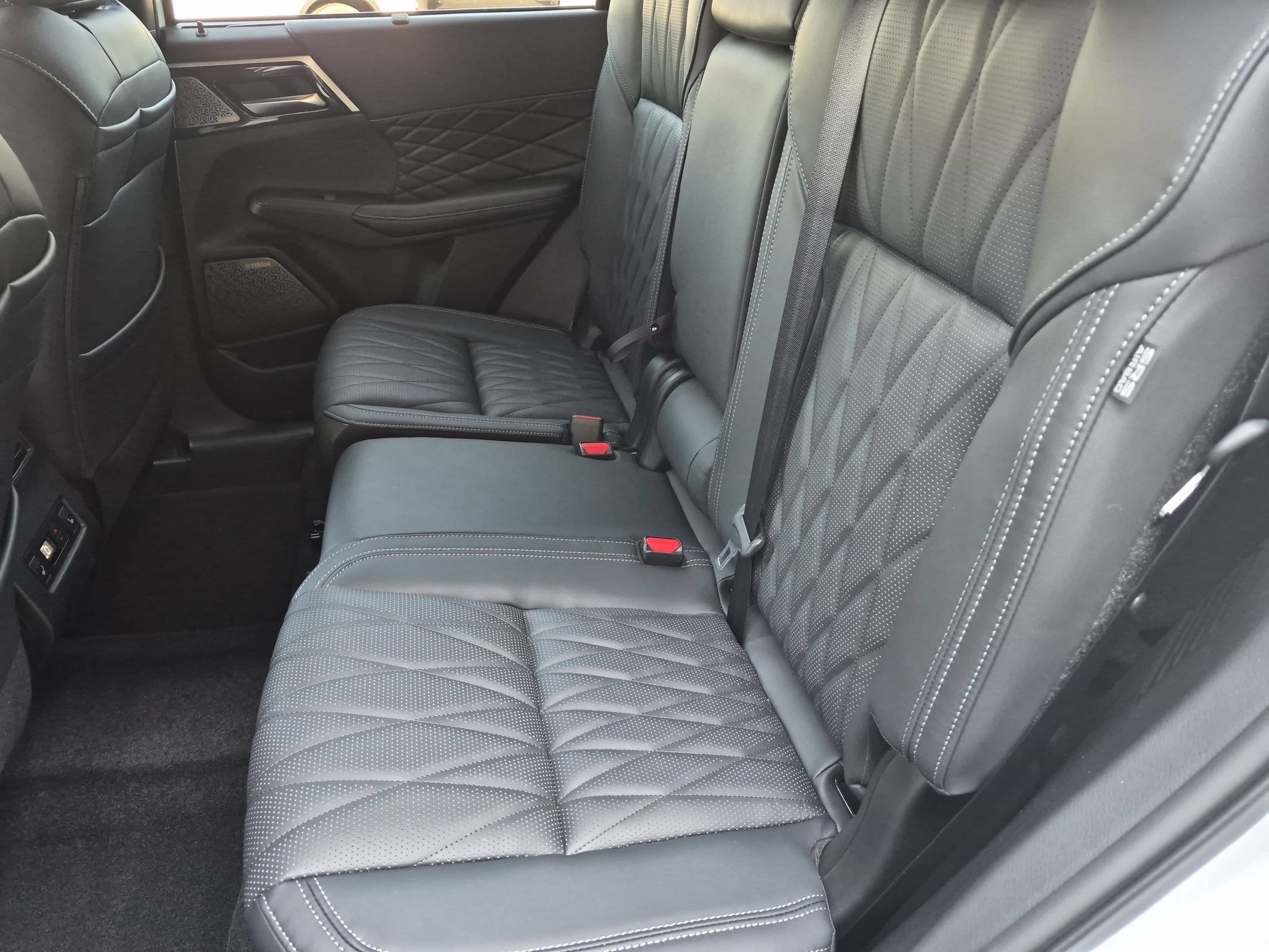 2026 Mitsubishi Outlander Black Edition
