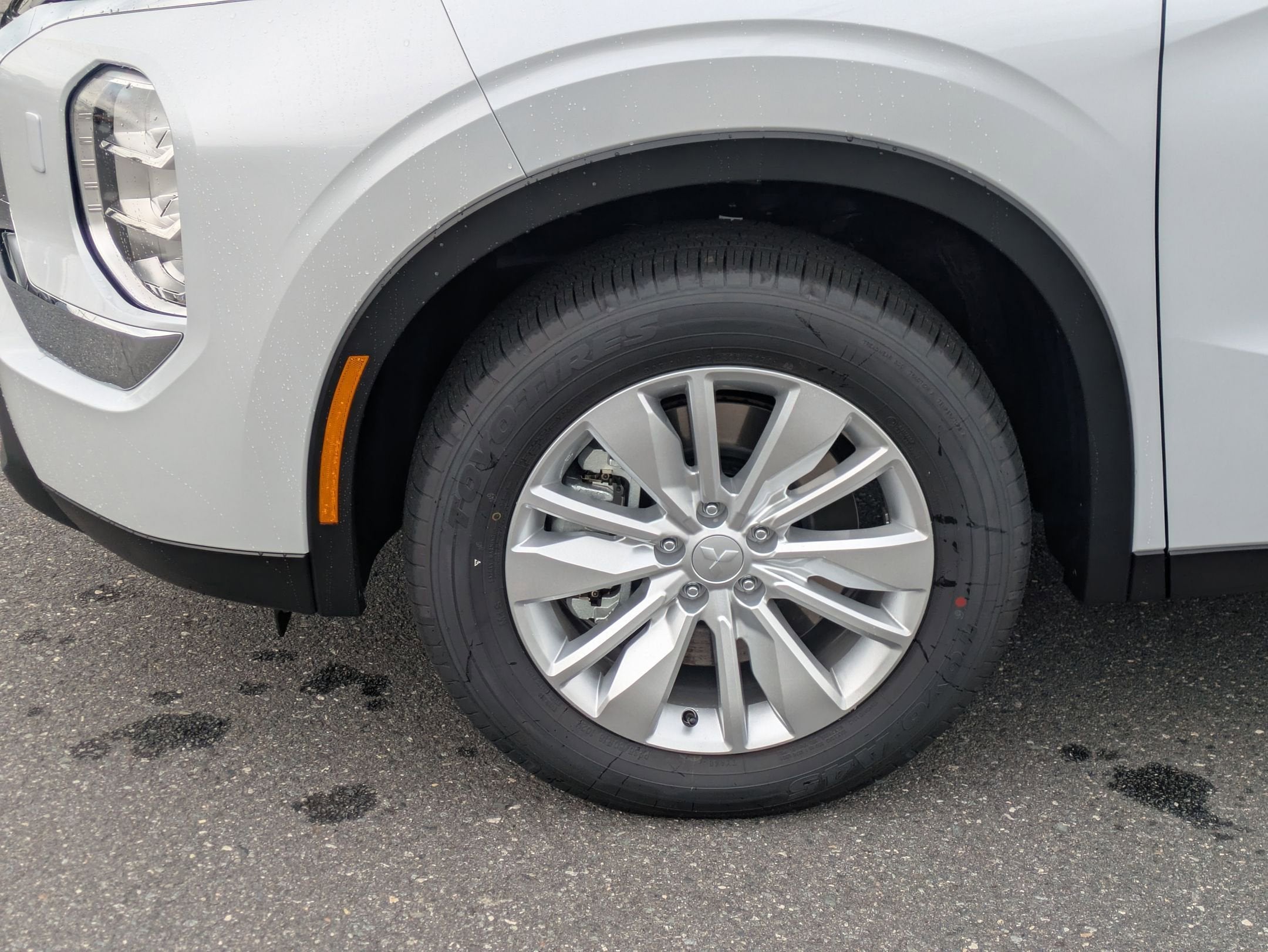 2025 Mitsubishi Outlander ES