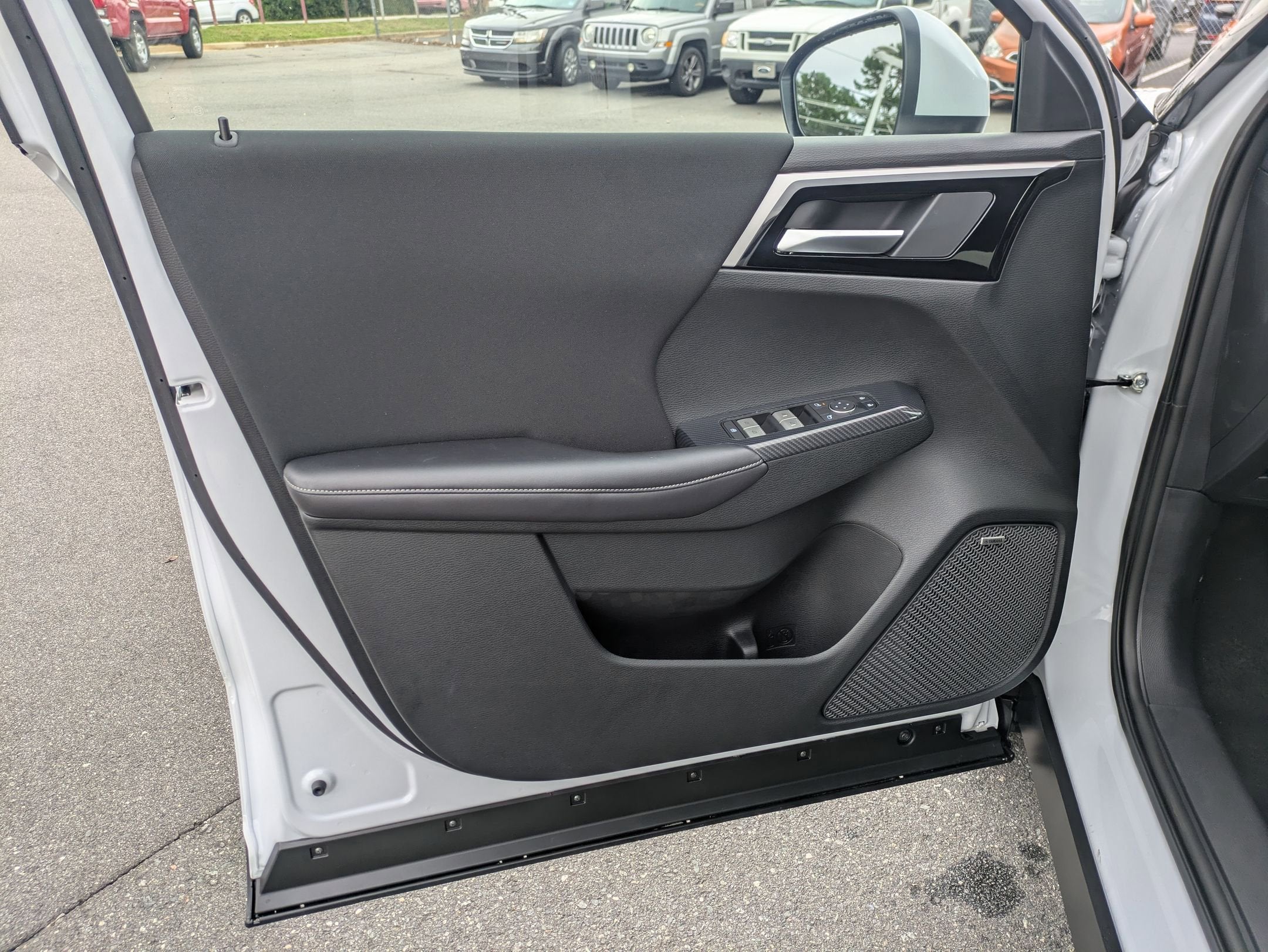 2025 Mitsubishi Outlander ES