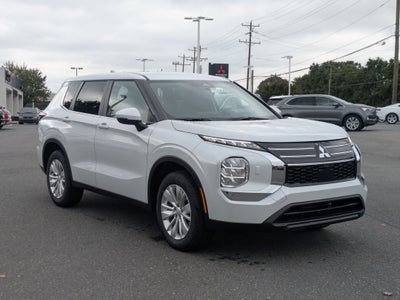 2025 Mitsubishi Outlander ES
