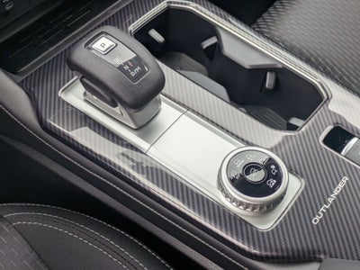 2025 Mitsubishi Outlander ES