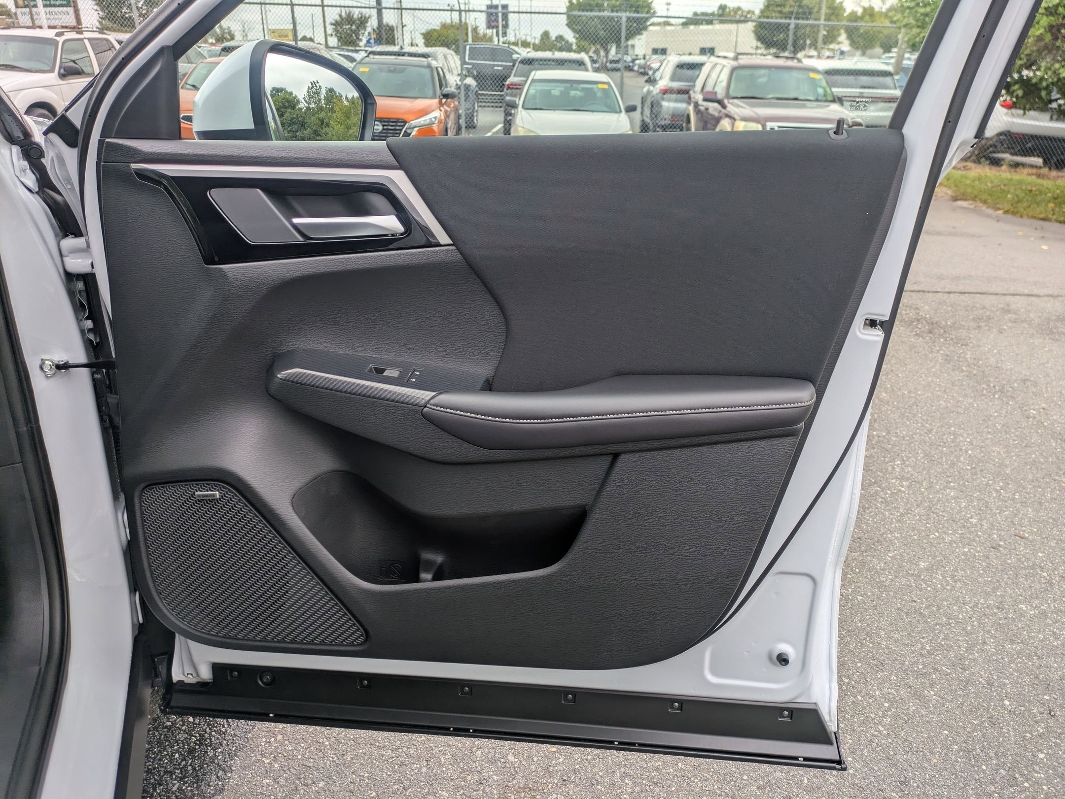 2025 Mitsubishi Outlander ES