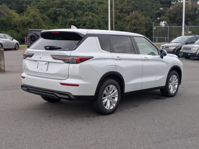 2025 Mitsubishi Outlander ES