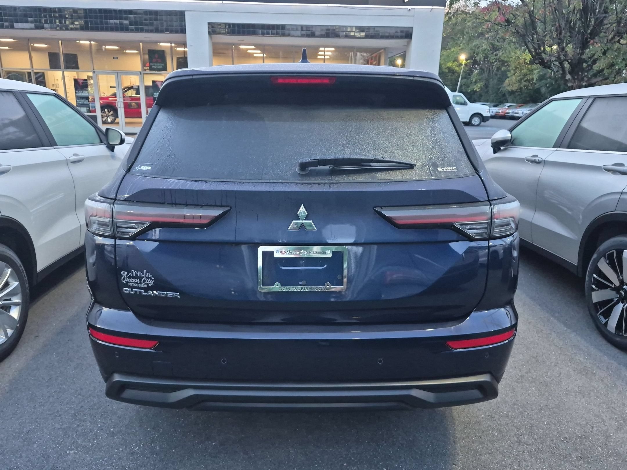 2026 Mitsubishi Outlander ES
