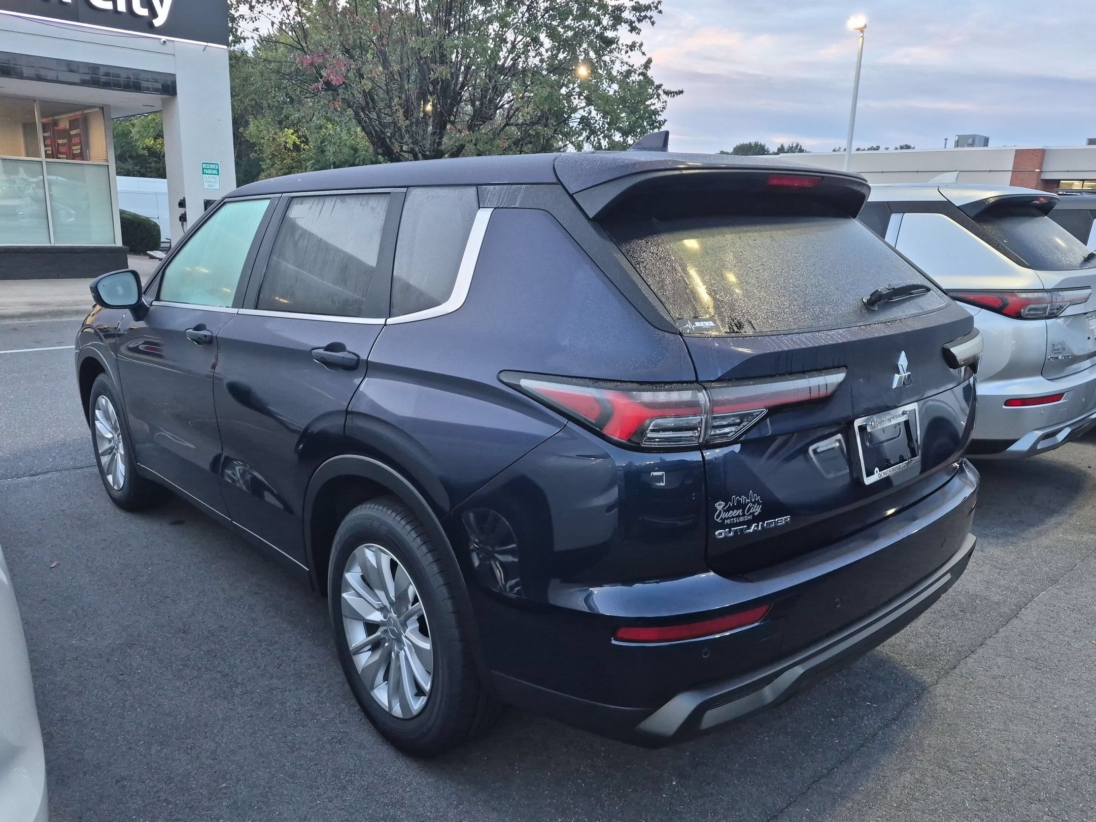 2026 Mitsubishi Outlander ES