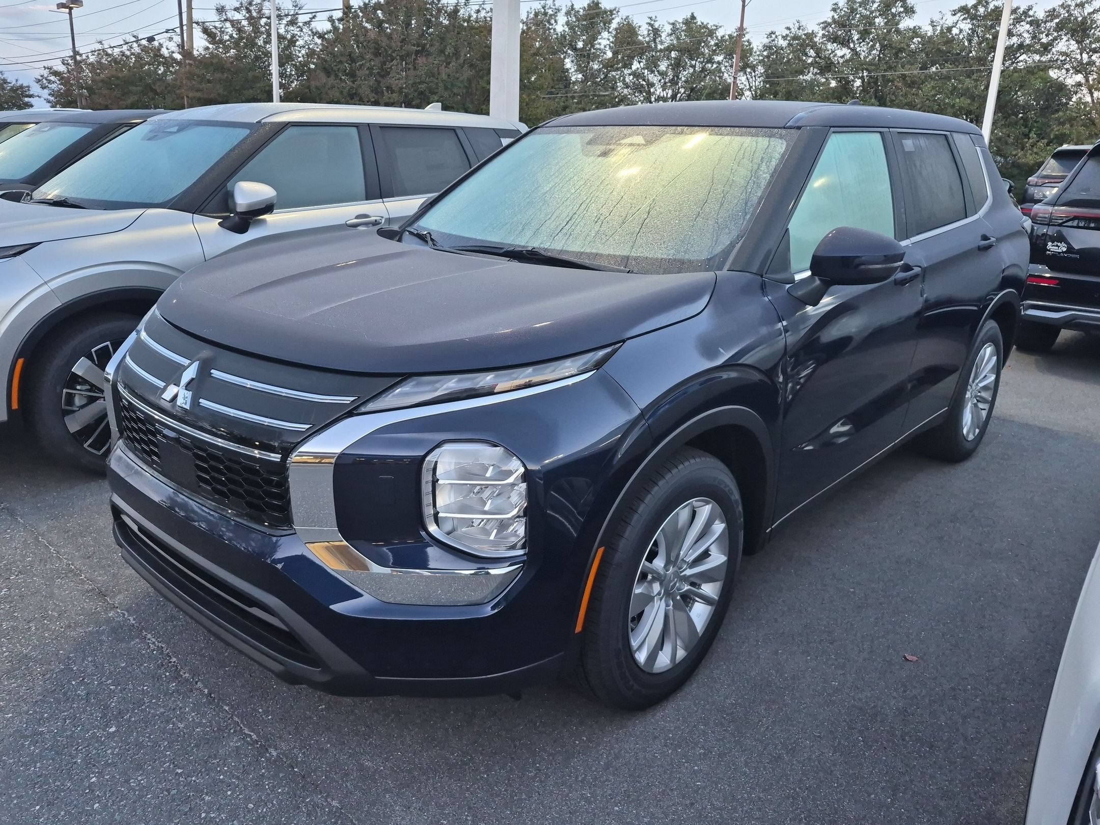 2026 Mitsubishi Outlander ES