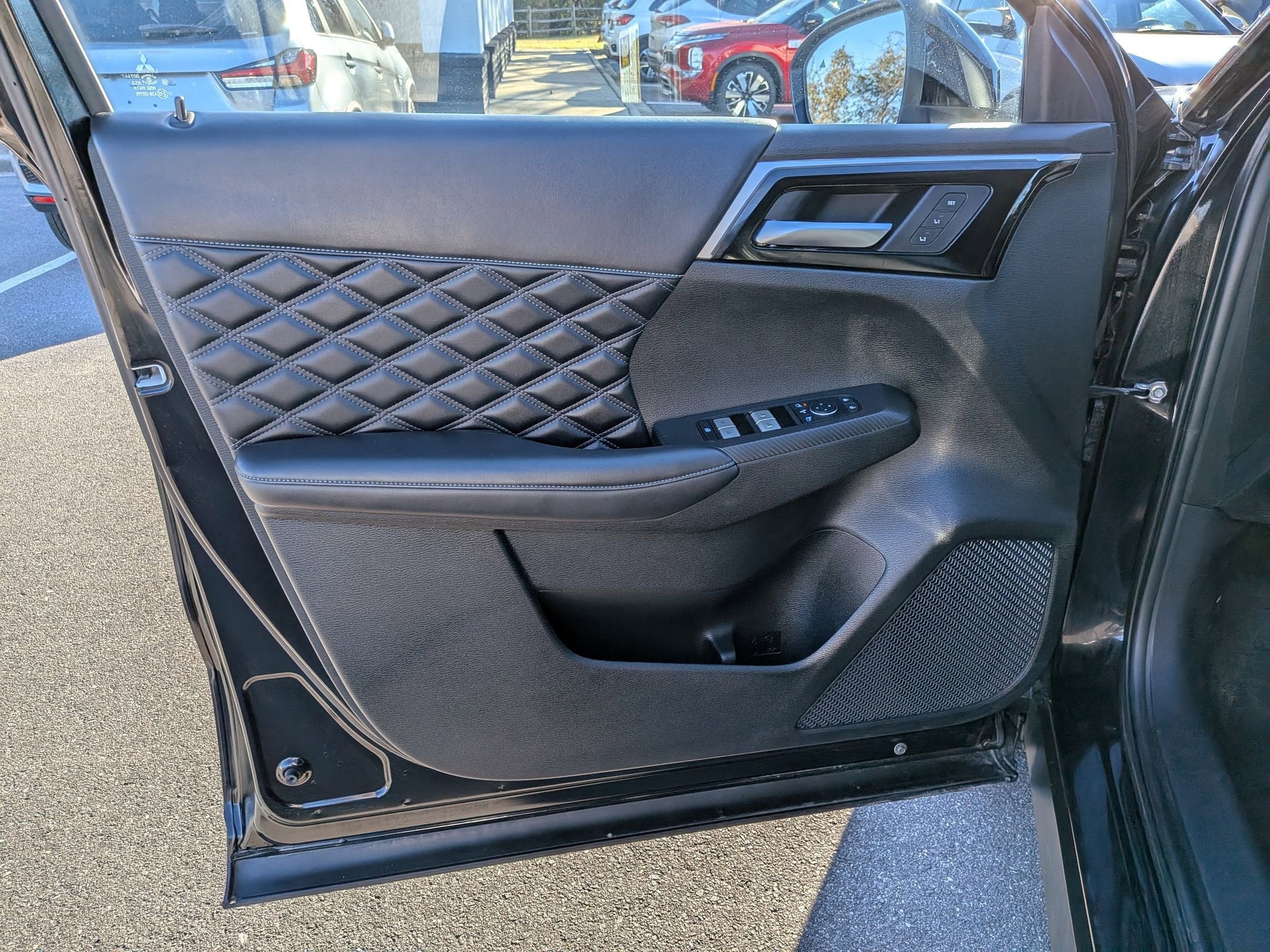 2023 Mitsubishi Outlander PHEV SEL
