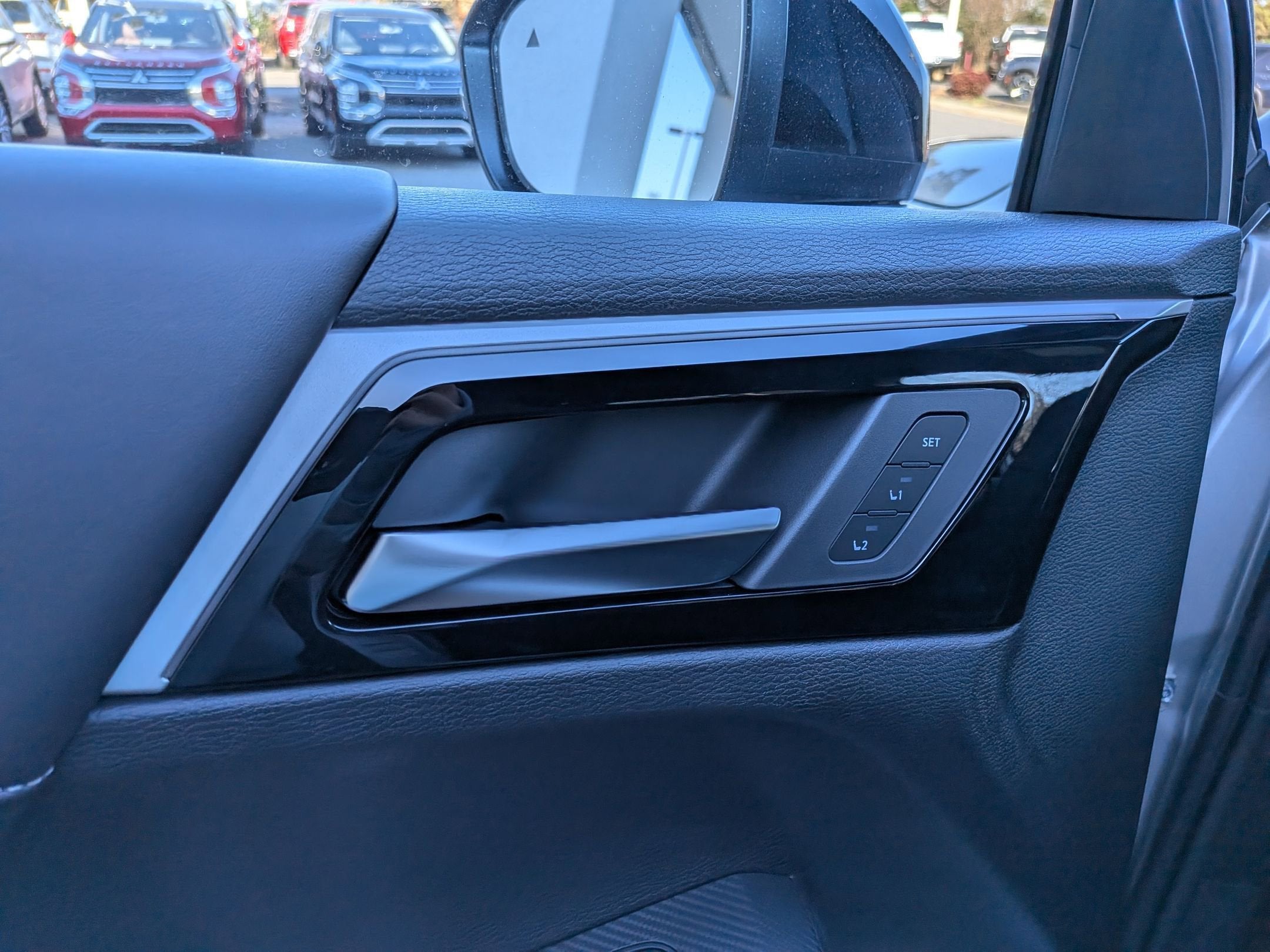 2025 Mitsubishi Outlander Plug-In Hybrid SEL Black Edition