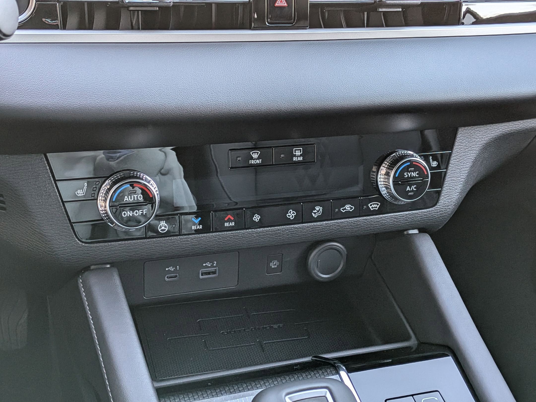 2025 Mitsubishi Outlander Plug-In Hybrid SEL Black Edition