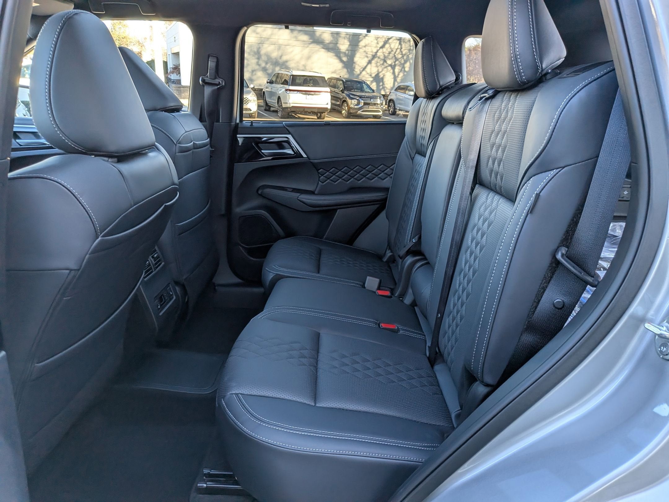 2025 Mitsubishi Outlander Plug-In Hybrid SEL Black Edition