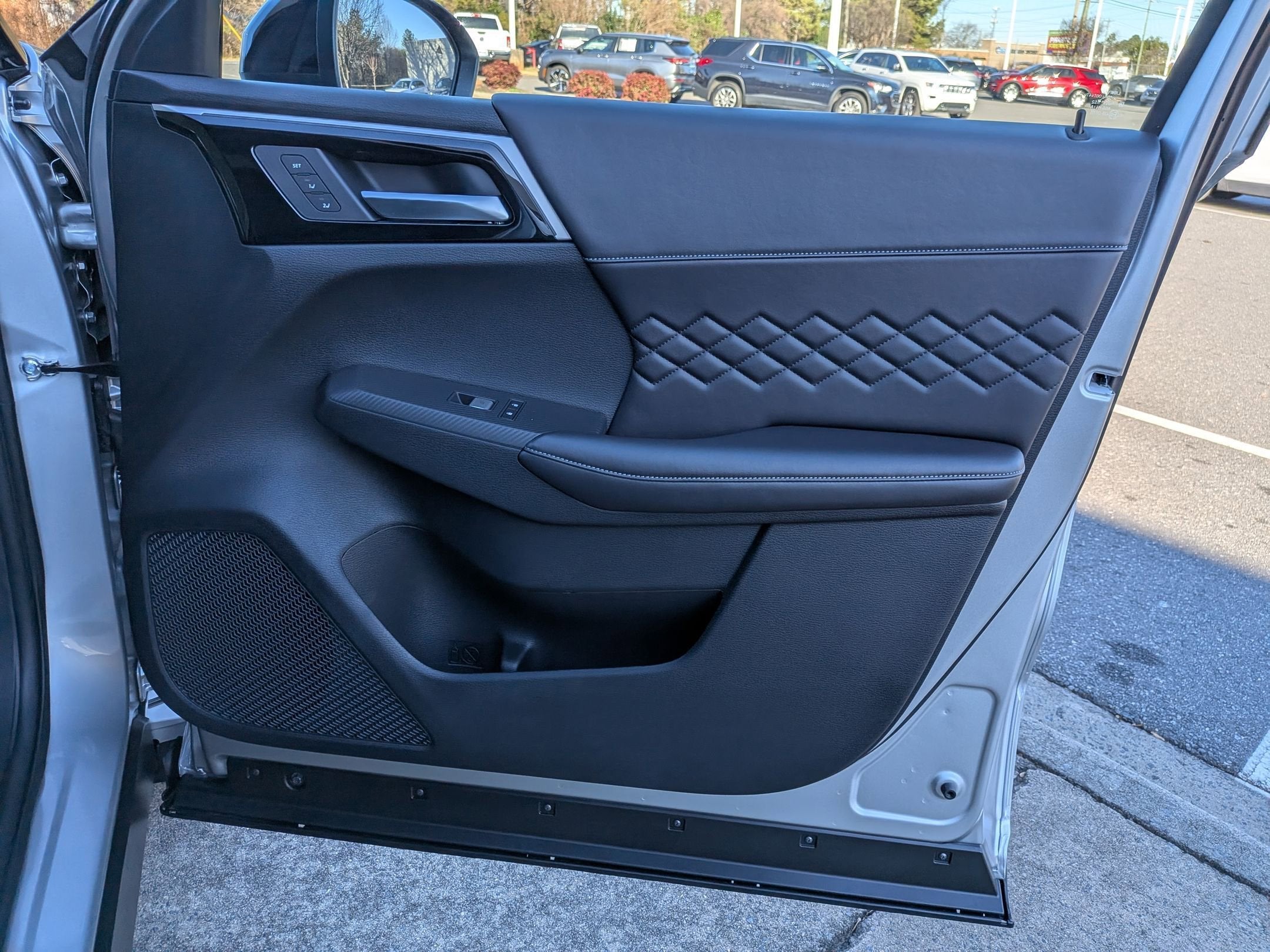 2025 Mitsubishi Outlander Plug-In Hybrid SEL Black Edition