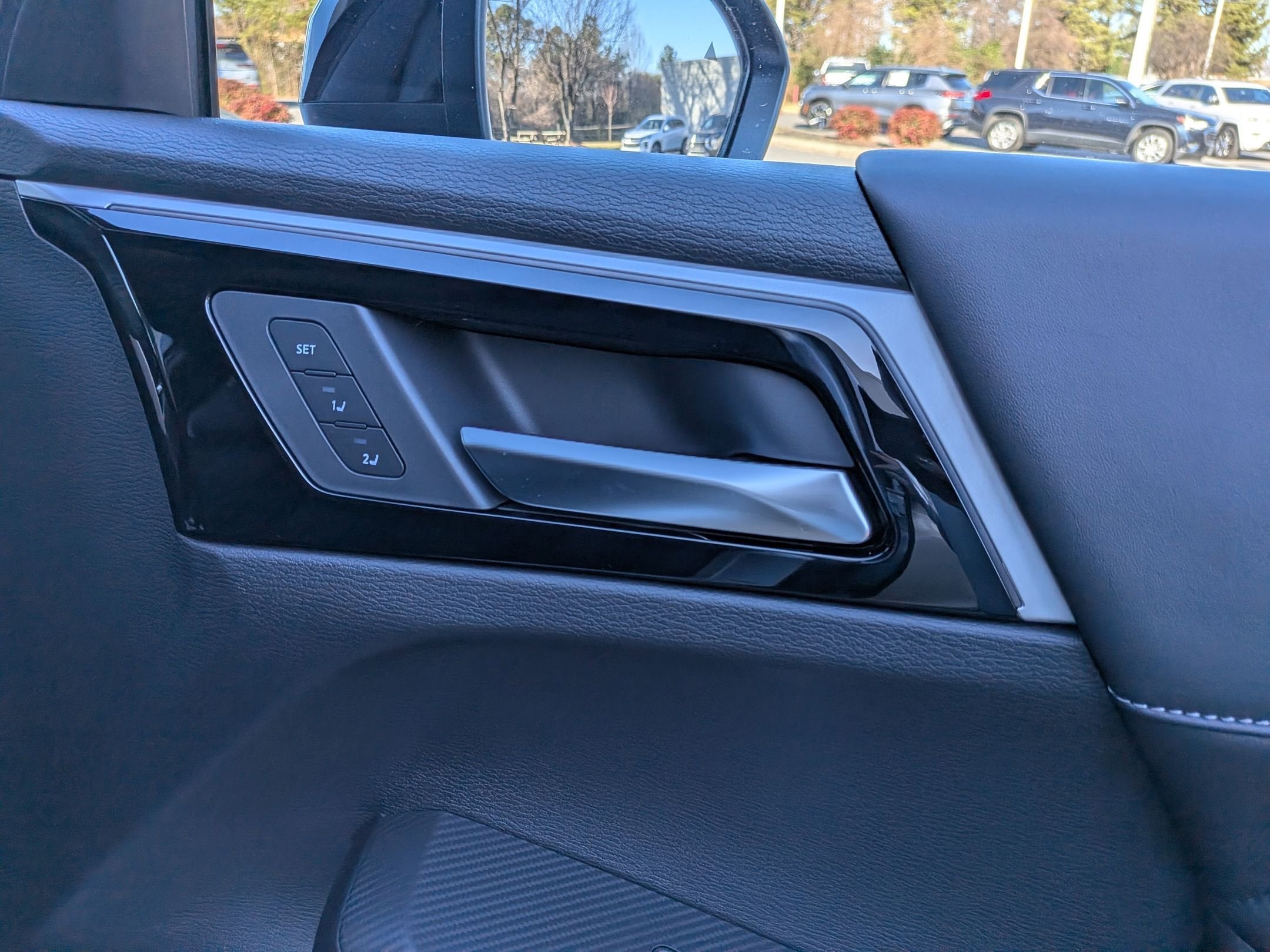 2025 Mitsubishi Outlander Plug-In Hybrid SEL Black Edition