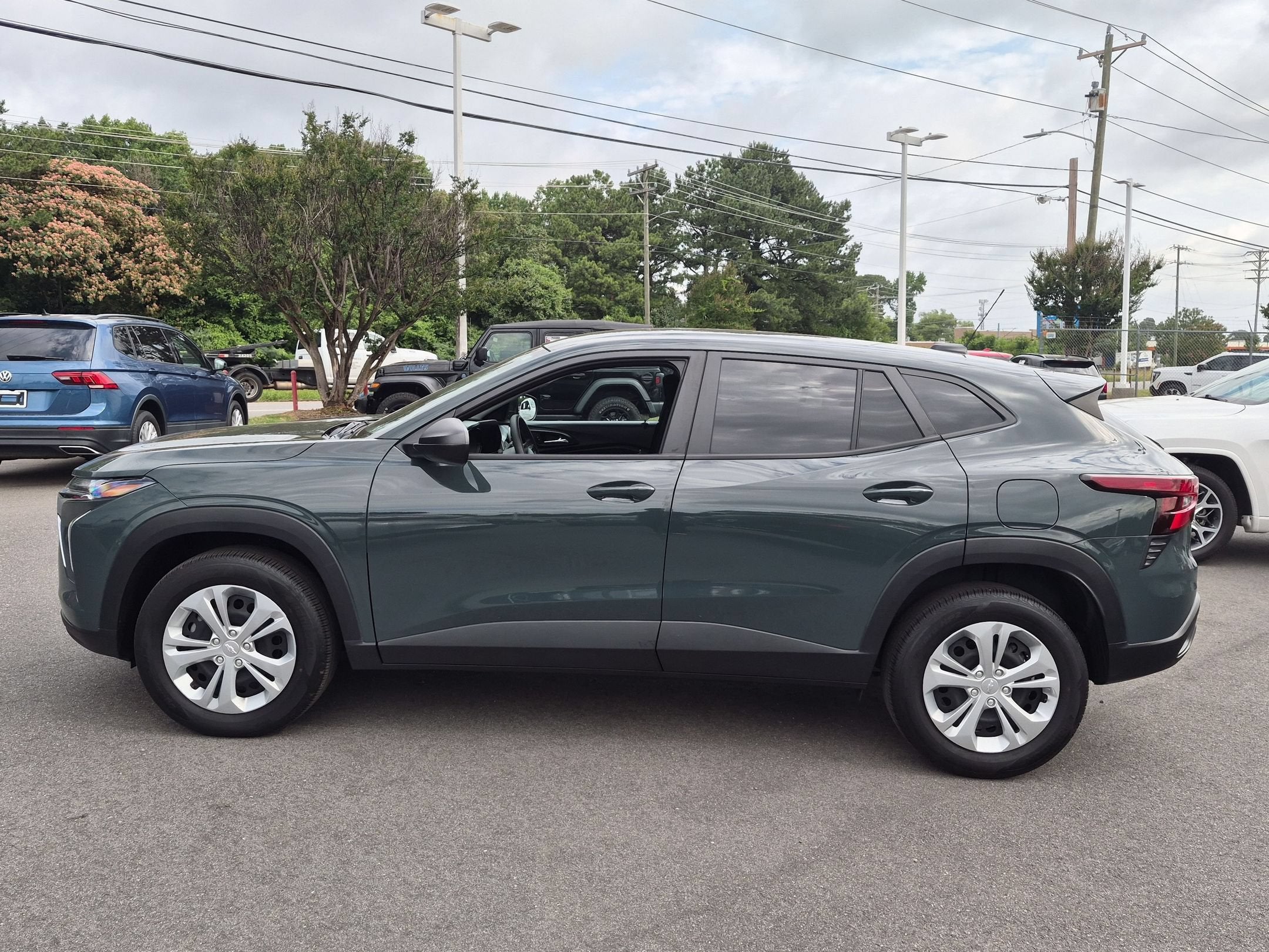 2025 Chevrolet Trax LS