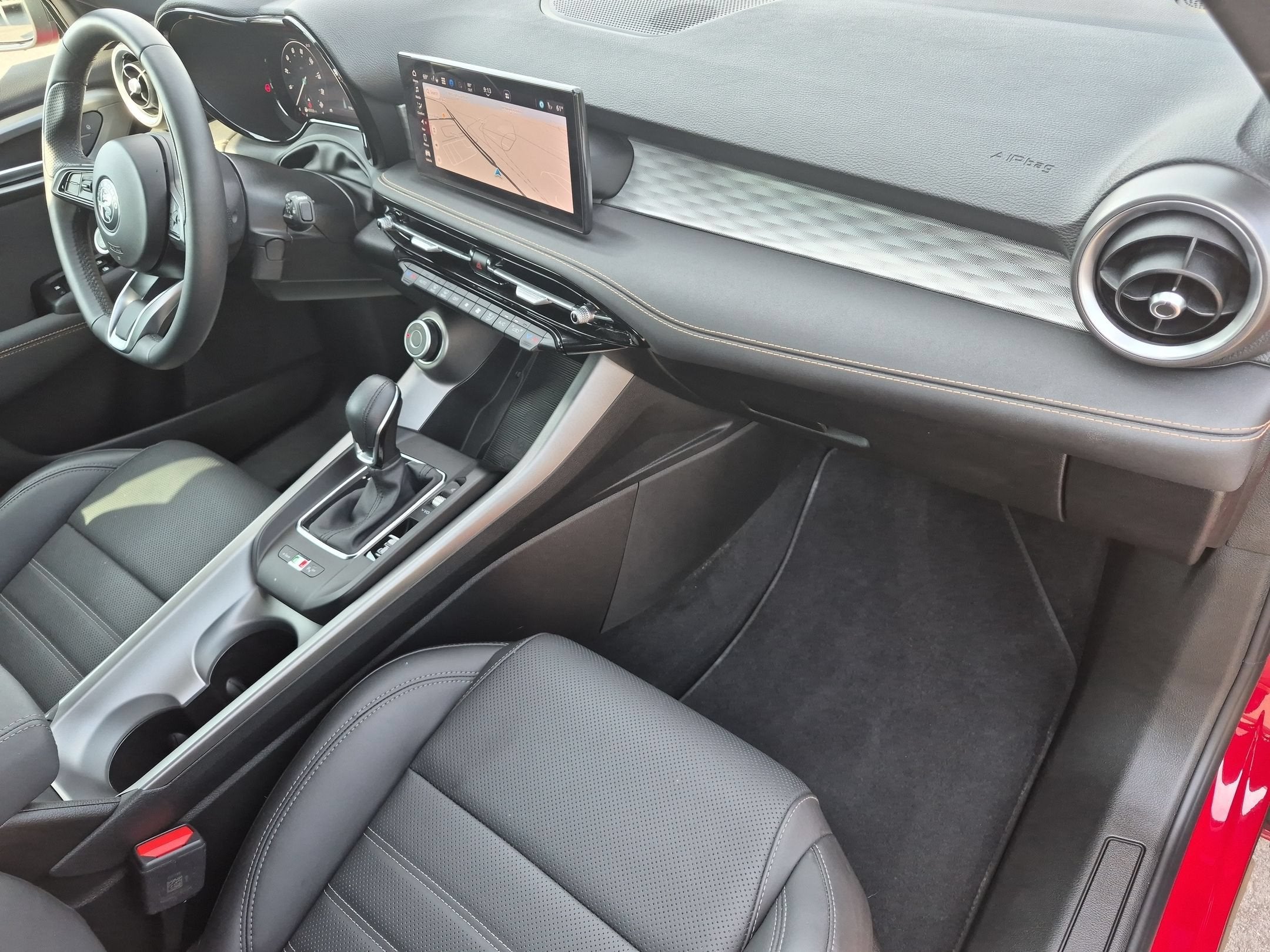 2025 Alfa Romeo Tonale Base